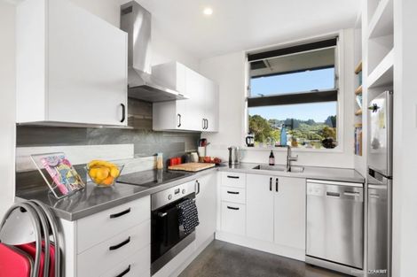 Photo of property in Beresford Apartments, 19/118u Russell Terrace, Berhampore, Wellington, 6023