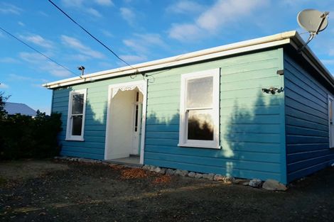 Photo of property in 30 Wharfe Street, South Hill, Oamaru, 9400