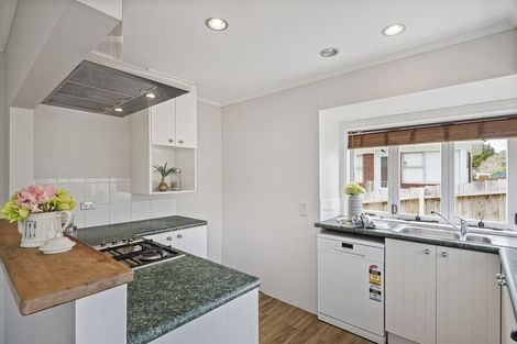 Photo of property in 1/23 Quebec Road, Milford, Auckland, 0620
