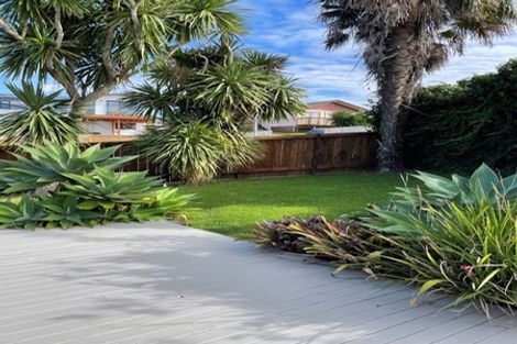 Photo of property in 64 Tamahere Drive, Glenfield, Auckland, 0629