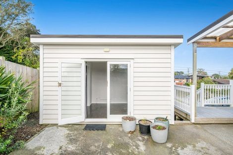 Photo of property in 16 St James Avenue, Helensville, 0800