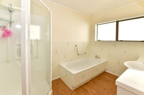 Photo of property in 19 Lillian Place, Orewa, 0931