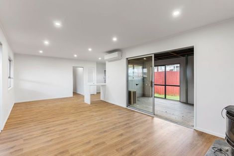 Photo of property in 32 Idlewild Avenue, Mangere, Auckland, 2022