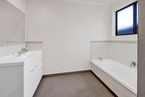 Photo of property in 14 Hamlet Street, Stratford, 4332