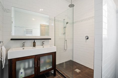 Photo of property in 2/46 Gladstone Road, Northcote, Auckland, 0627