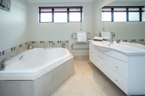 Photo of property in 5 Ruby Avenue, Northwood, Christchurch, 8051