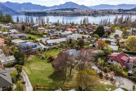 Photo of property in 18 Heuchan Lane, Wanaka, 9305
