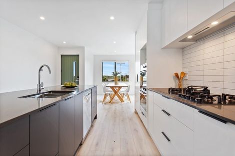 Photo of property in 30 Park Green Avenue, Rosehill, Papakura, 2113