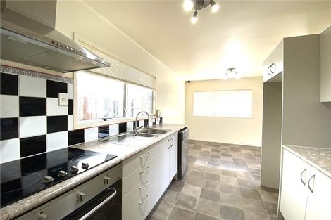 Photo of property in 42a Farwood Drive, Henderson, Auckland, 0612