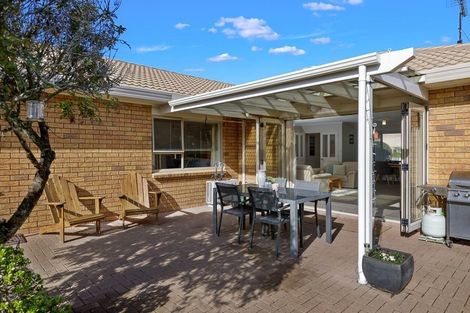 Photo of property in 51 Lakeside Drive, Orewa, 0931