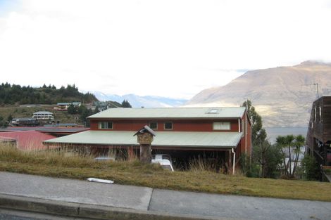 Photo of property in 28b Dart Place, Fernhill, Queenstown, 9300