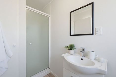 Photo of property in 12 Nimmo Avenue West, Waikanae, 5036