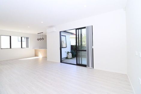 Photo of property in 127a Oreil Avenue, West Harbour, Auckland, 0618