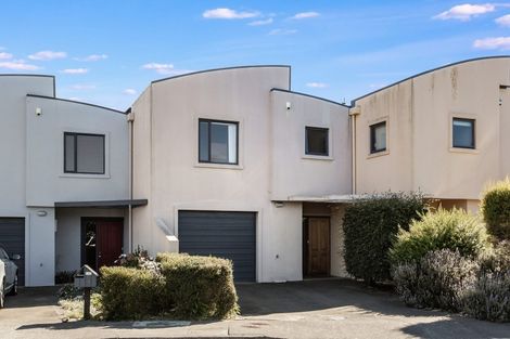 Photo of property in 14 Marina View, Paremata, Porirua, 5026