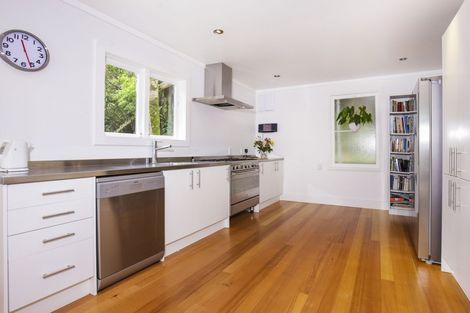 Photo of property in 263 Huia Road, Titirangi, Auckland, 0604
