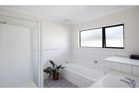 Photo of property in 31 Mellsop Avenue, Waiuku, 2123