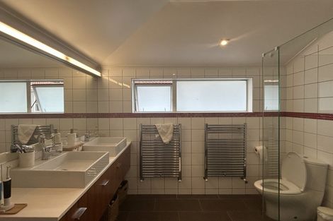 Photo of property in 12a Glenmore Street, Thorndon, Wellington, 6011