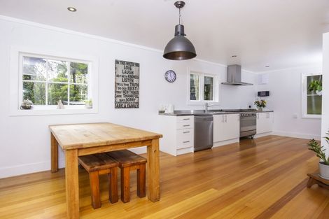 Photo of property in 263 Huia Road, Titirangi, Auckland, 0604
