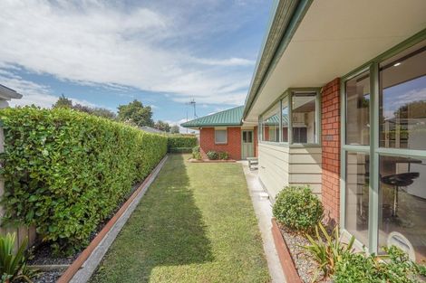 Photo of property in 4 Rothesay Place, Highbury, Palmerston North, 4412