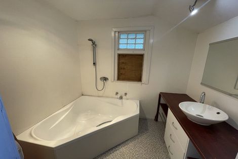 Photo of property in 164 Saint Aubyn Street, New Plymouth, 4310