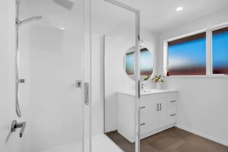 Photo of property in 30b Takaro Avenue, Sockburn, Christchurch, 8042