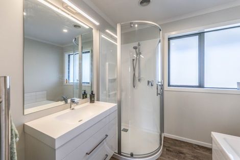 Photo of property in 6 Corsica Court, Fitzherbert, Palmerston North, 4410