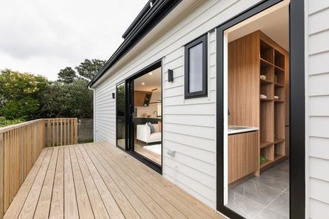 Photo of property in 39c Target Road, Totara Vale, Auckland, 0629