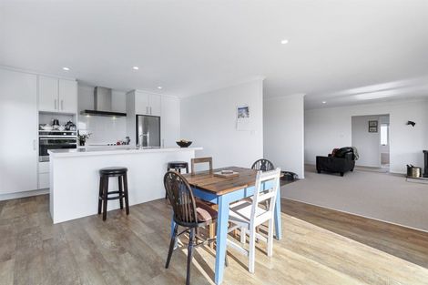 Photo of property in 20 Sarona Park Drive, Omanawa, 3171