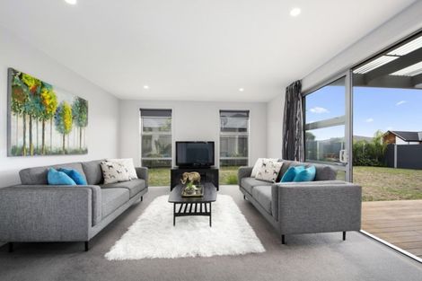 Photo of property in 2 Montia Close, Papamoa Beach, Papamoa, 3118