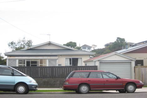 Photo of property in 3/6 Hoyle Place, New Plymouth, 4310