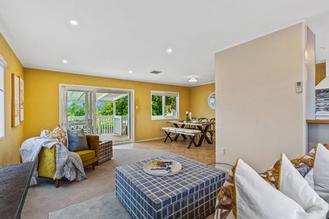 Photo of property in 32 Neil Avenue, Te Atatu Peninsula, Auckland, 0610