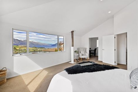 Photo of property in 70 Hensman Road, Queenstown, 9300