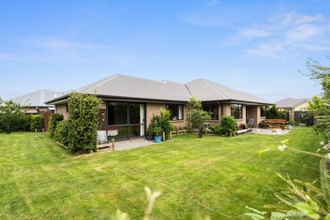 Photo of property in 21 Holly Place, Rangiora, 7400