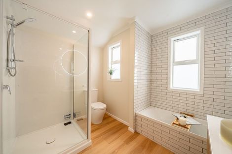 Photo of property in 70a Heretaunga Square, Silverstream, Upper Hutt, 5019