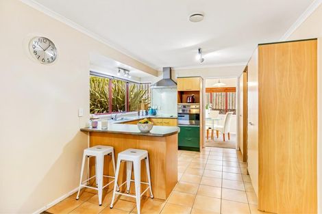 Photo of property in 9 Queen Natalie Place, Massey, Auckland, 0614