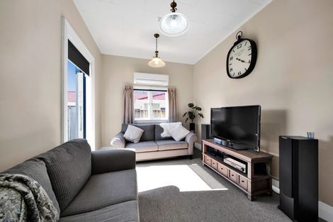 Photo of property in 9 Regent Street, Hawera, 4610