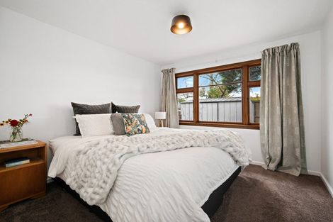 Photo of property in 180 Avonhead Road, Avonhead, Christchurch, 8042