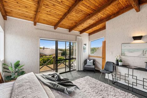 Photo of property in 38 Thorburn Avenue, Red Beach, 0932