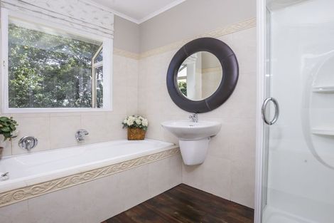 Photo of property in 559 South Titirangi Road, Titirangi, Auckland, 0604