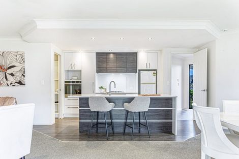 Photo of property in 10 Pititi Lane, Kumeu, 0810