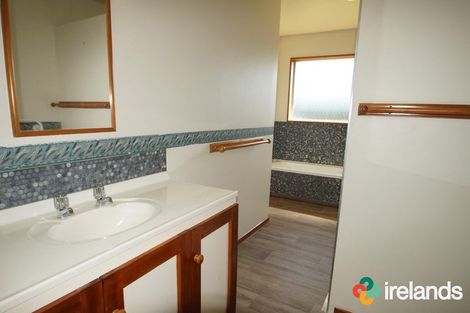 Photo of property in 16 Hewitts Road, Woodend, 7610