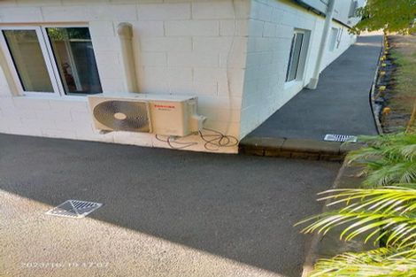 Photo of property in 22 Raymond Terrace, Northcote, Auckland, 0627