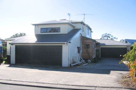 Photo of property in 4 Limeburners Close, Hobsonville, Auckland, 0618