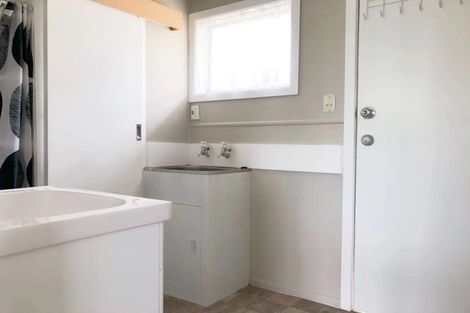 Photo of property in 3/68 Rua Road, Glen Eden, Auckland, 0602