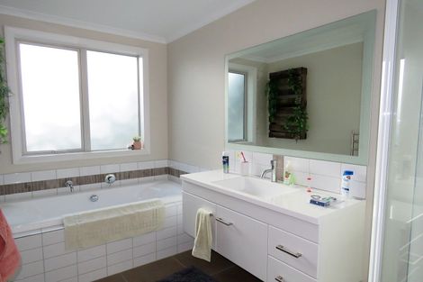 Photo of property in 96 Brougham Street, Westport, 7825