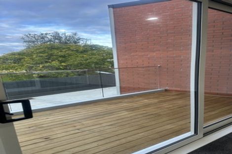 Photo of property in 14b Sunlands Drive, Manurewa, Auckland, 2102