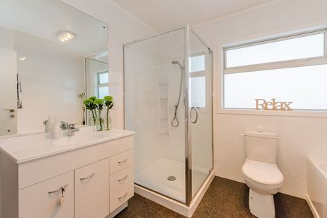 Photo of property in 16 Kanawa Street, Waikanae, 5036