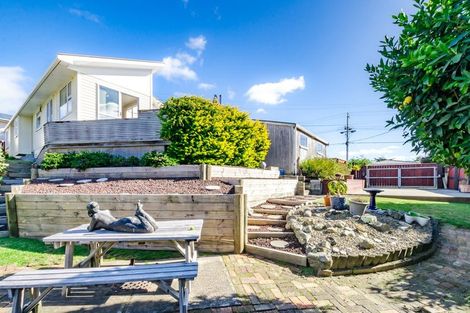 Photo of property in 22 Gray Avenue, Paraparaumu Beach, Paraparaumu, 5032