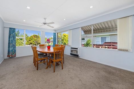 Photo of property in 11 Chippendale Crescent, Highbury, Palmerston North, 4412