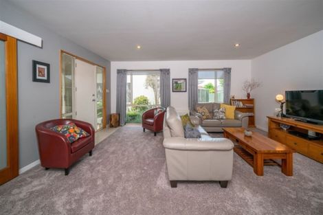 Photo of property in 215 Wairakei Road, Bryndwr, Christchurch, 8053